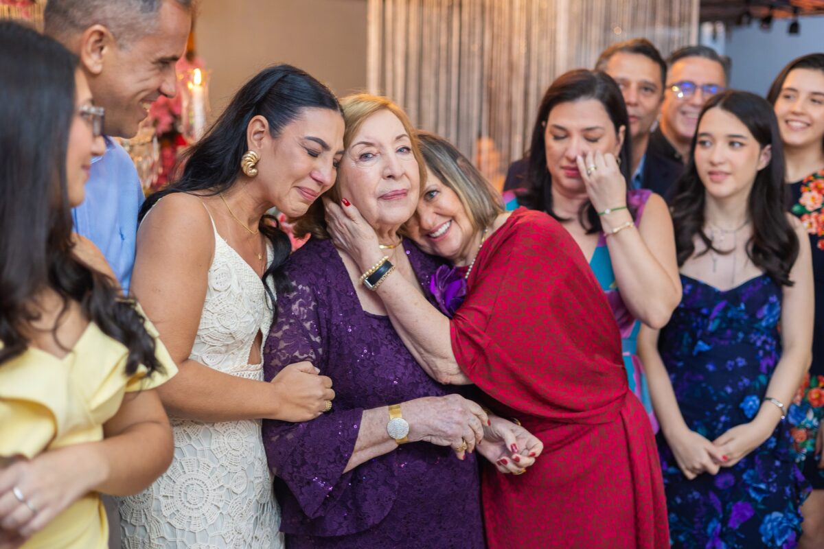Jackie Pinheiro traz os registros da festa de 85 anos de Flávia Lavocat