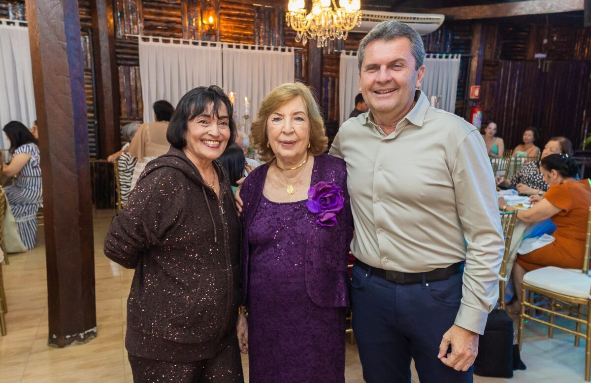 Jackie Pinheiro traz os registros da festa de 85 anos de Flávia Lavocat
