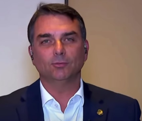 Flávio reage a Lula e dispara: “Esqueceu que eu tô com Deus” Flávio reage a Lula e dispara: “Esqueceu que eu tô com Deus”