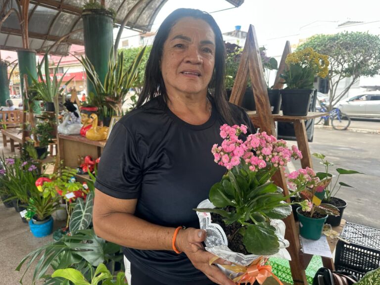 Cruzeiro do Sul realiza Feira de Flores e Artesanato pelo Dia das Mães