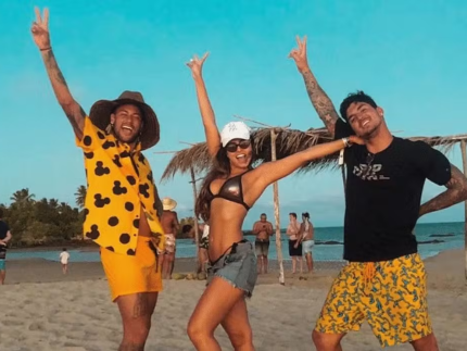 Namorada de Medina esclarece rumores de briga entre surfista e Neymar e nega affair