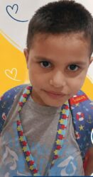 Família faz rifa solidária para custear exame genético de criança autista