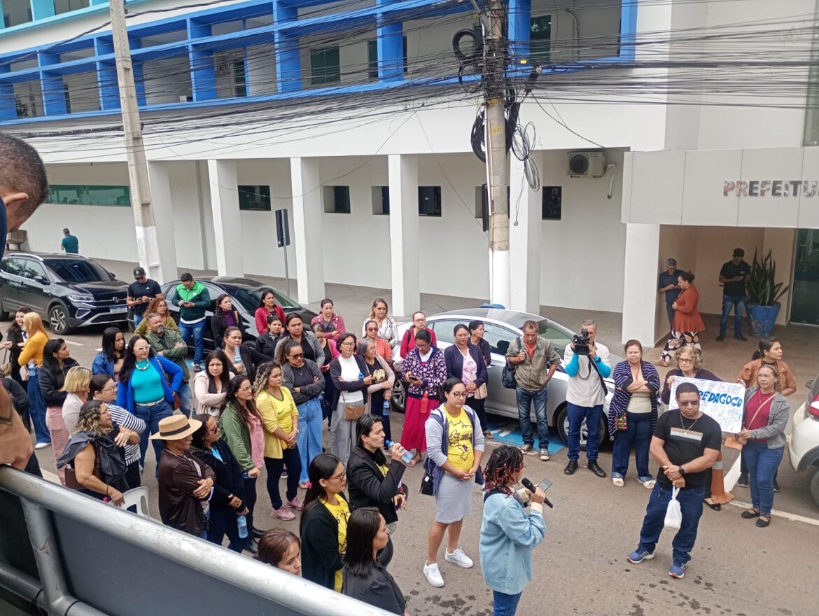 Sindicatos dizem que educação de Rio Branco “pede socorro” Sindicatos dizem que educação de Rio Branco “pede socorro”