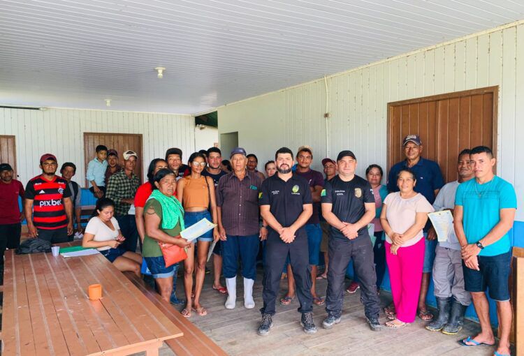 Ação leva emissão gratuita de identidade à comunidade ribeirinha em Sena Ação leva emissão gratuita da nova identidade à comunidade ribeirinha em Sena