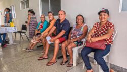 ContilNet Notícias - O seu portal de notícias do Acre “Já estou chamando os vizinhos”: ação da Saúde reúne idosos no Santa Luzia