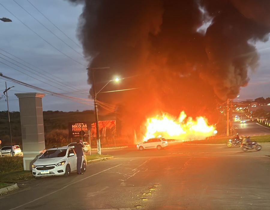 Tenente relata pânico e evacuação de ônibus que pegou fogo