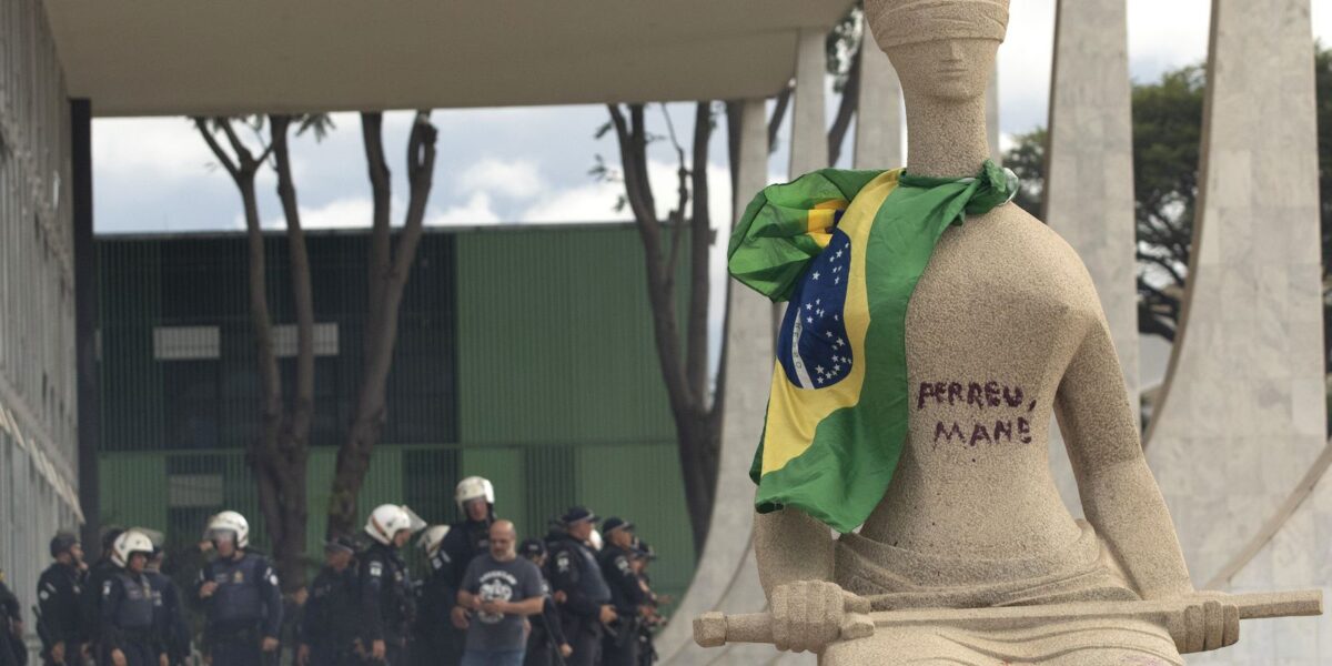Moraes nega revisão e mantém pena de Débora do Batom pelo 8/1