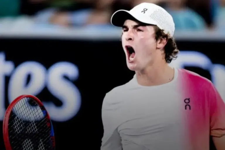 João Fonseca bate Casper Ruud e repete feito de Guga em Roland Garros