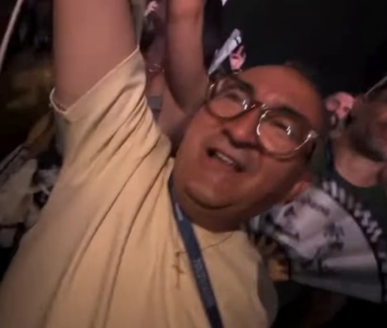 Joel “Divo” viraliza em show de Shakira e anima multidão no Rio
