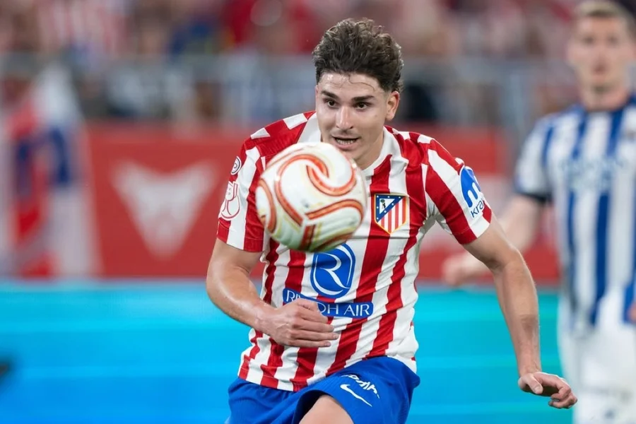 PSG prepara oferta de R$ 900 milhões por Julián Álvarez PSG prepara oferta de R$ 900 milhões por Julián Álvarez