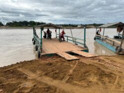 Travessia de balsa é retomada em Rodrigues Alves após força-tarefa
