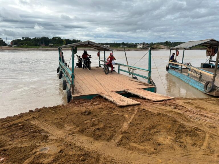Travessia de balsa é retomada em Rodrigues Alves após força-tarefa