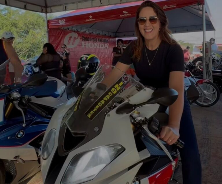 Kelen Bocalom 'corta giro' em moto e rouba a cena no Moto Fest