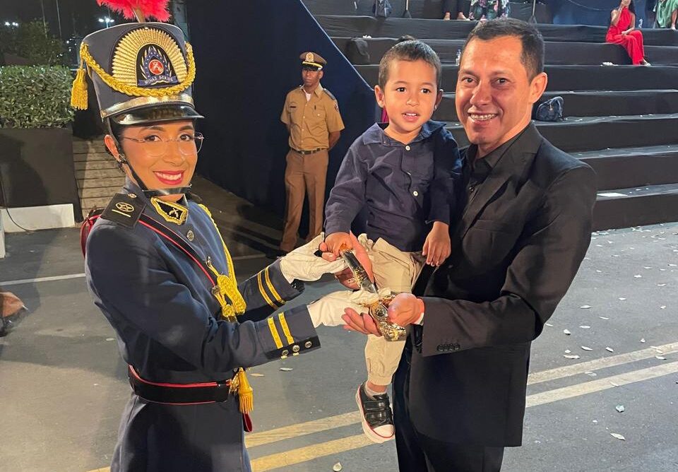 A maternidade por trás da farda de uma policial militar