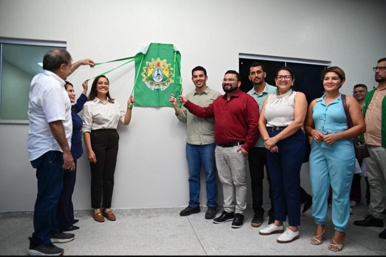 Mailza entrega hospital reformado em Feijó e amplia atendimentos