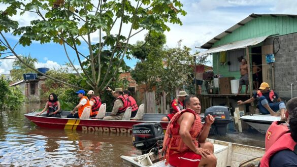 Mailza vistoria abrigos e áreas afetadas pela cheia em Cruzeiro do Sul