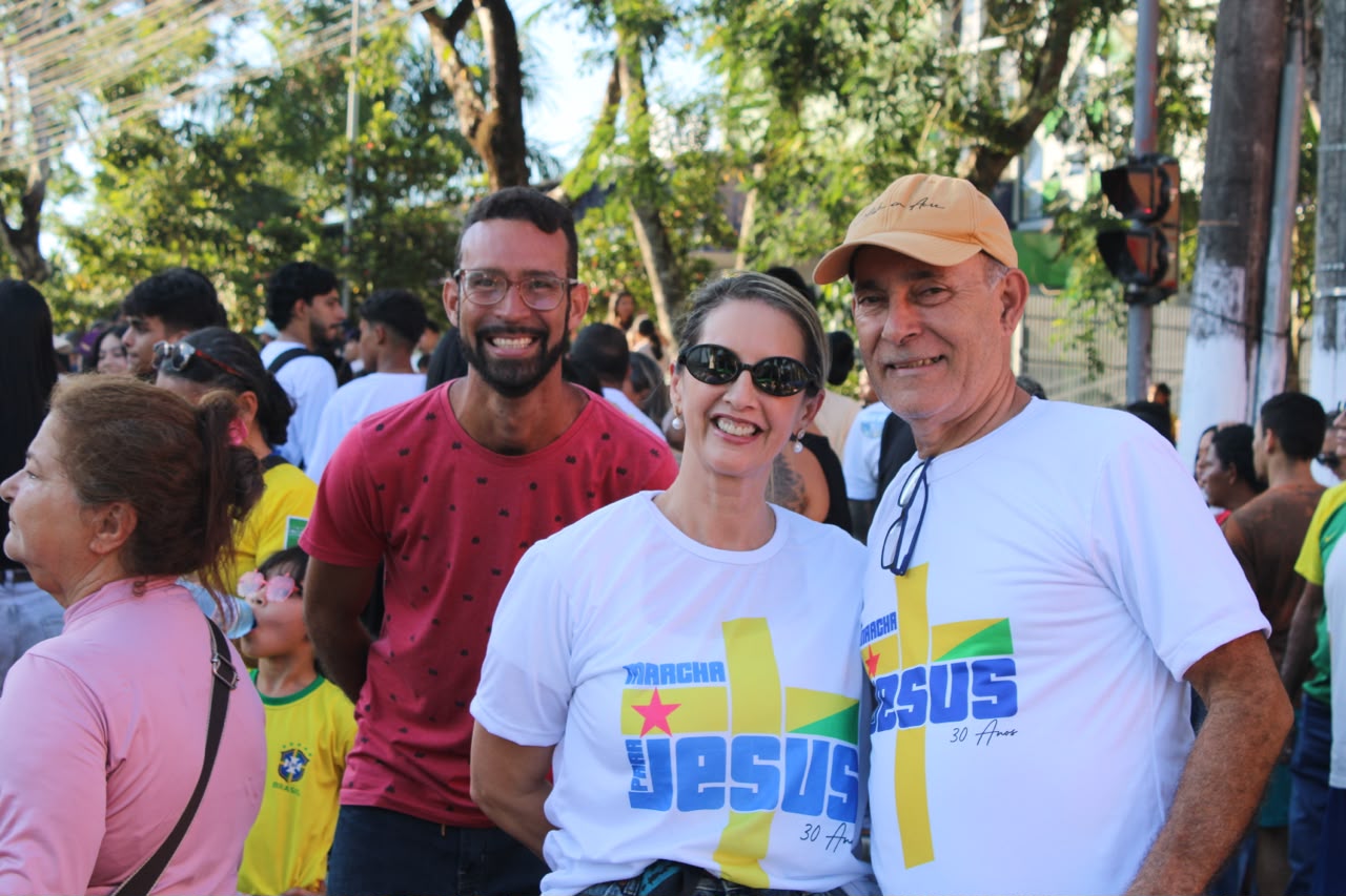 Marcha para Jesus: fiéis se concentram em frente ao Palácio Rio Branco
