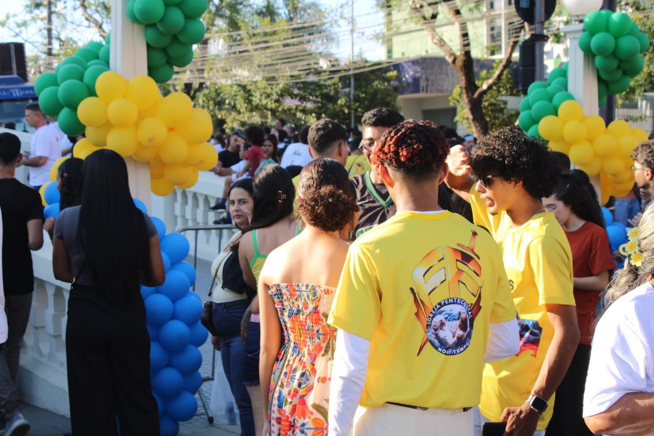 Marcha para Jesus: fiéis se concentram em frente ao Palácio Rio Branco