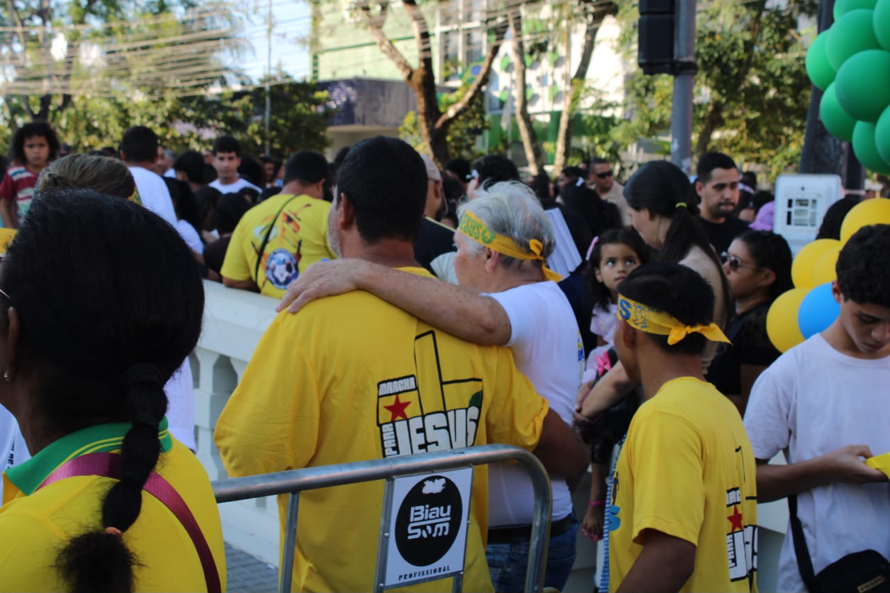 Marcha para Jesus: fiéis se concentram em frente ao Palácio Rio Branco