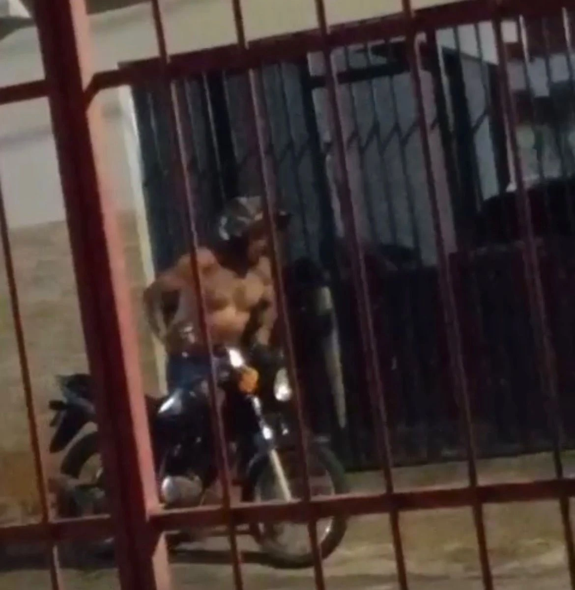 Vídeos flagram discussão e momento em que entregador é atropelado por ônibus em RB