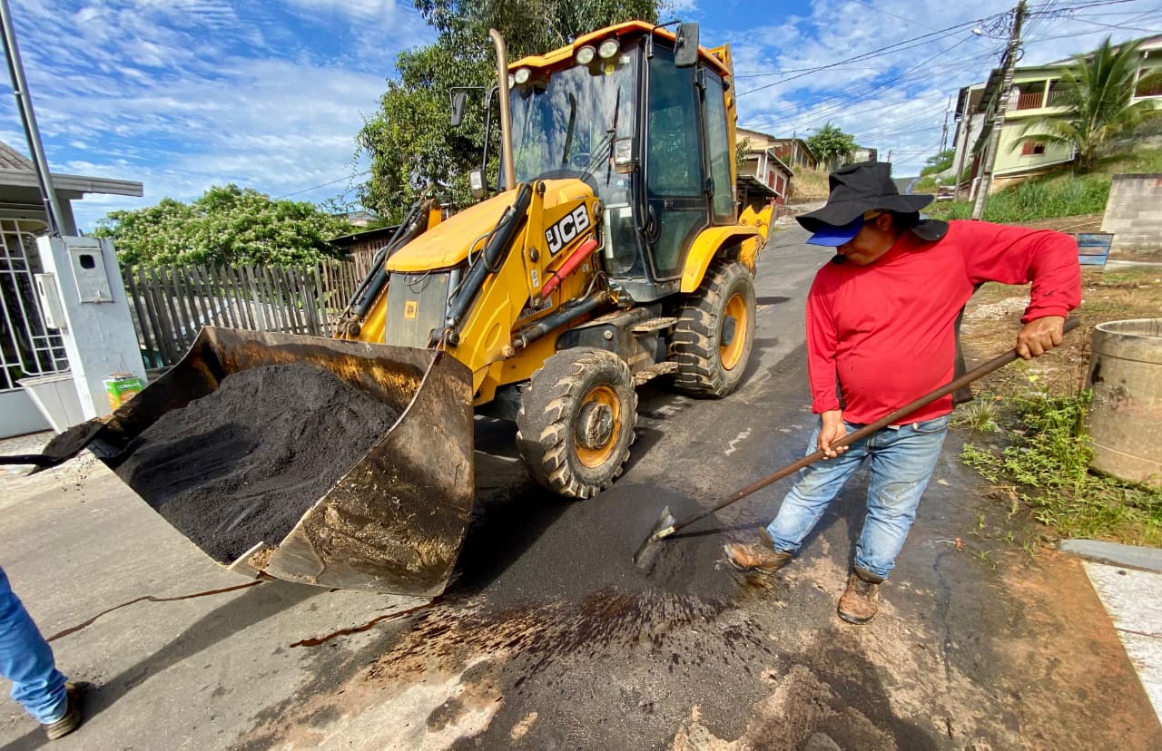Prefeitura intensifica tapa-buracos e leva obras a bairros e ramais Prefeitura intensifica tapa-buracos e leva obras a bairros e ramais