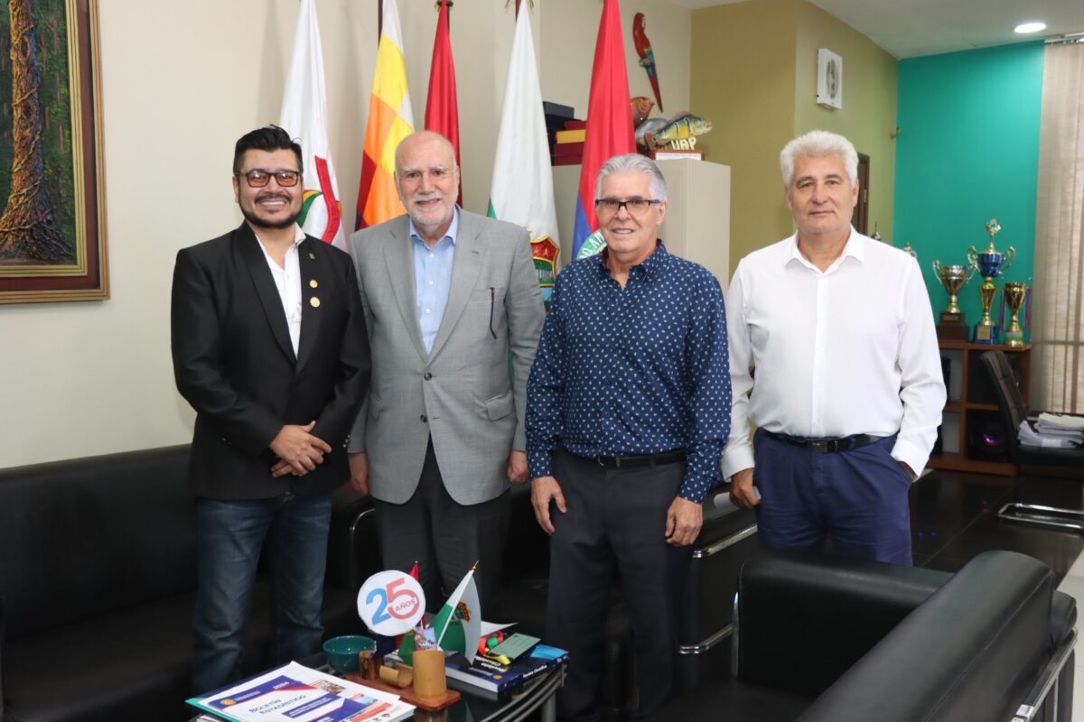 Universidad Amazônica de Pando e Brasil fortalecem cooperação acadêmica