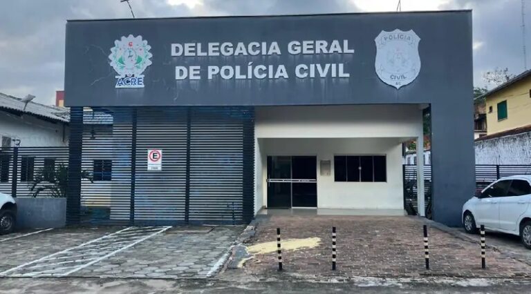 A Polícia Civil do Acre (PCAC) apreendeu três adolescentes envolvidos em ato infracional análogo ao crime de roubo nesta segunda-feira (4)