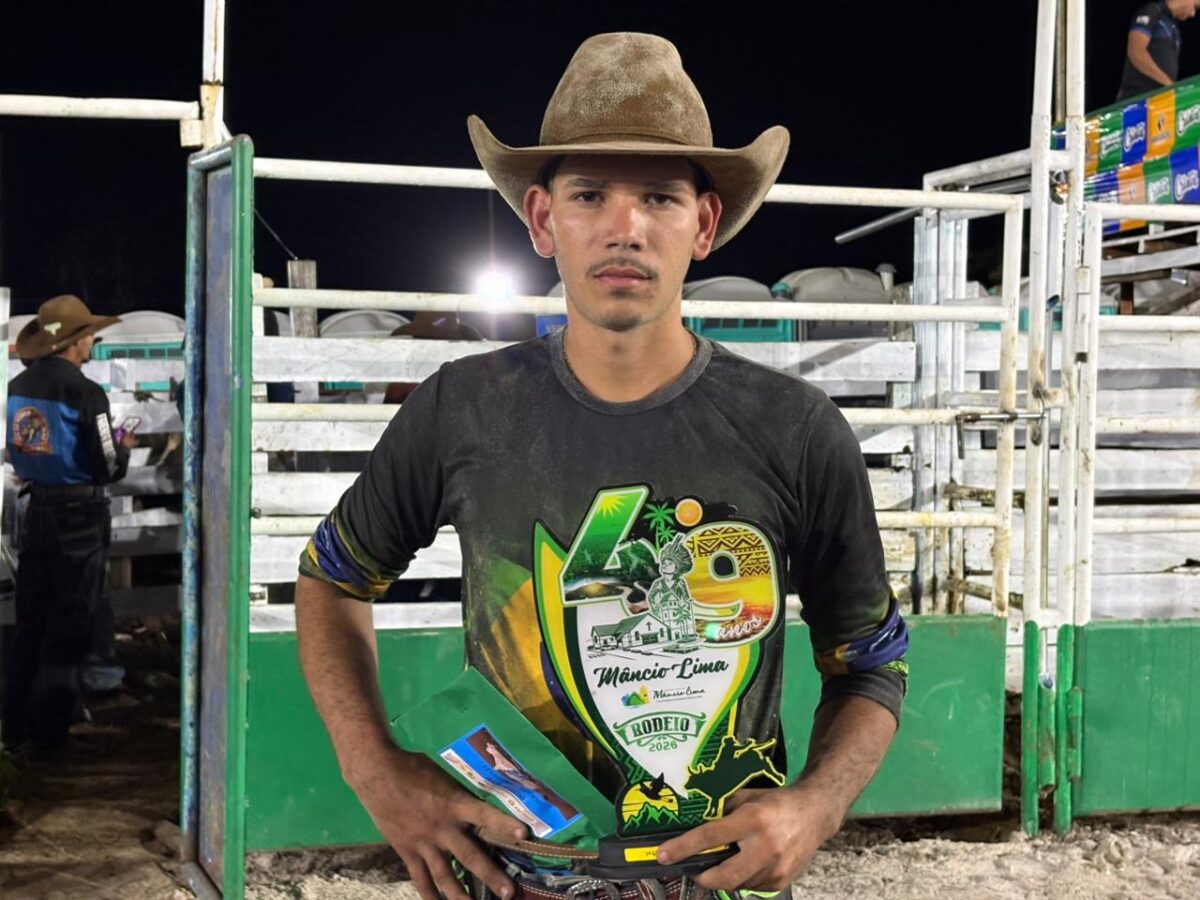 Jovem peão de Cruzeiro do Sul vence rodeio em Mâncio Lima Jovem peão de Cruzeiro do Sul vence rodeio em Mâncio Lima