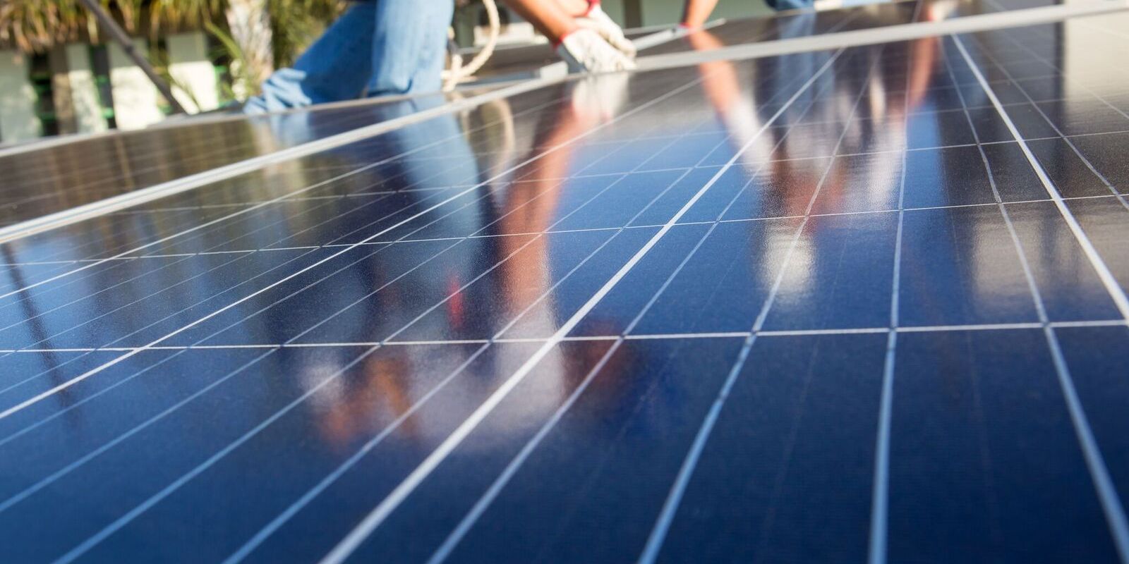 Energia solar supera R$ 300 bilhões em investimentos Energia solar supera R$ 300 bilhões em investimentos