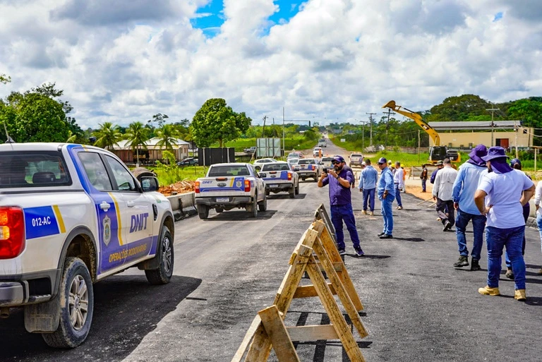 DNIT libera passagem parcial na ponte de Tarauacá, na BR-364