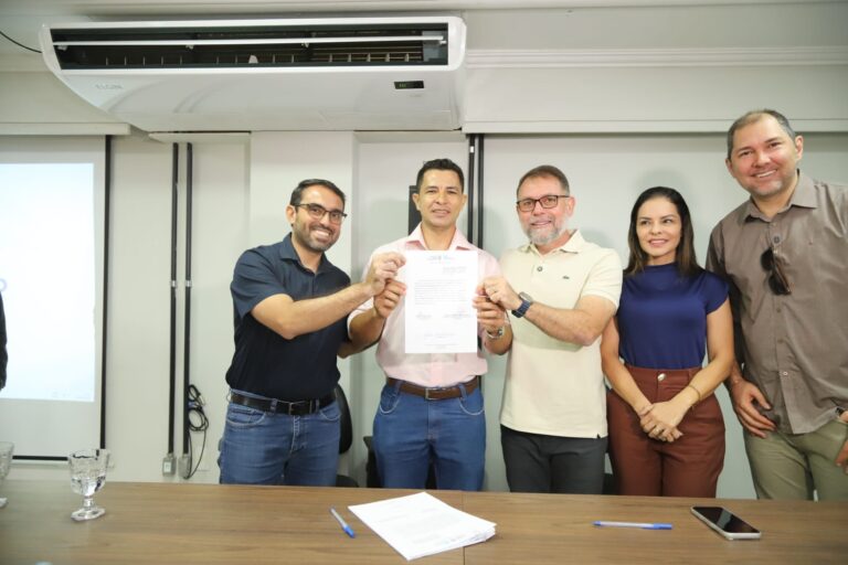 Prefeito Alysson Bestene empossa novos servidores concursados na capital