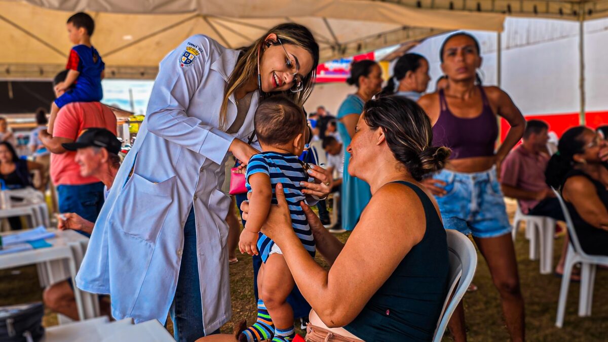 Ação de saúde leva consultas, vacinas e testes rápidos ao Bahia Velha