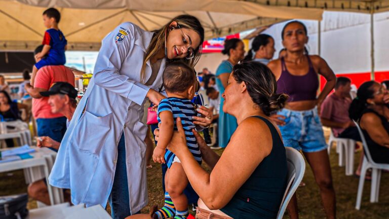 Ação de saúde leva consultas, vacinas e testes rápidos ao Bahia Velha Ação de saúde leva consultas, vacinas e testes rápidos ao Bahia Velha