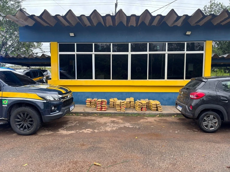 Renault Kwid é flagrado com 175 kg de skunk na BR-364