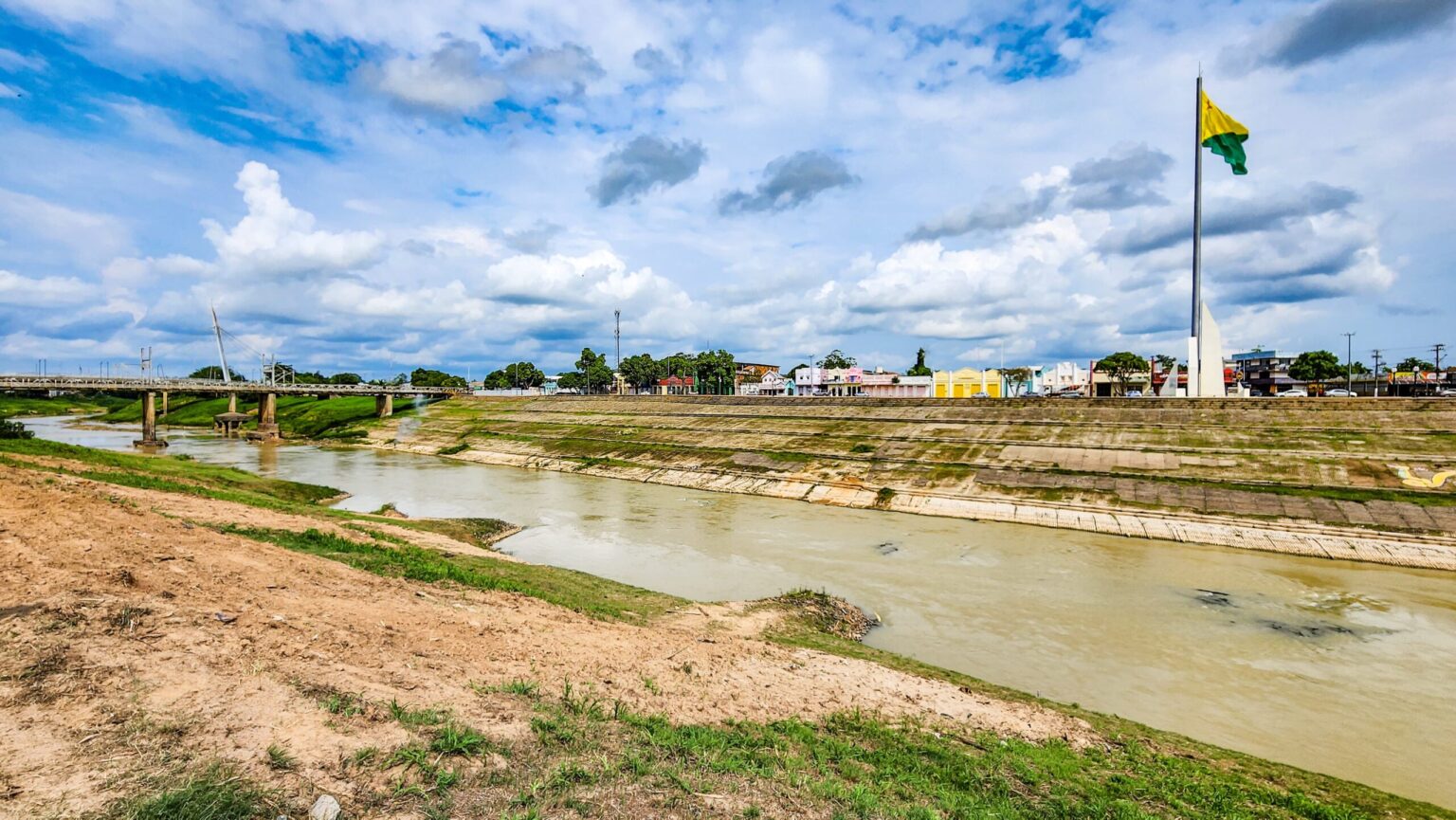 Sem chuva na bacia, nível do Rio Acre apresenta nova alta em Rio Branco