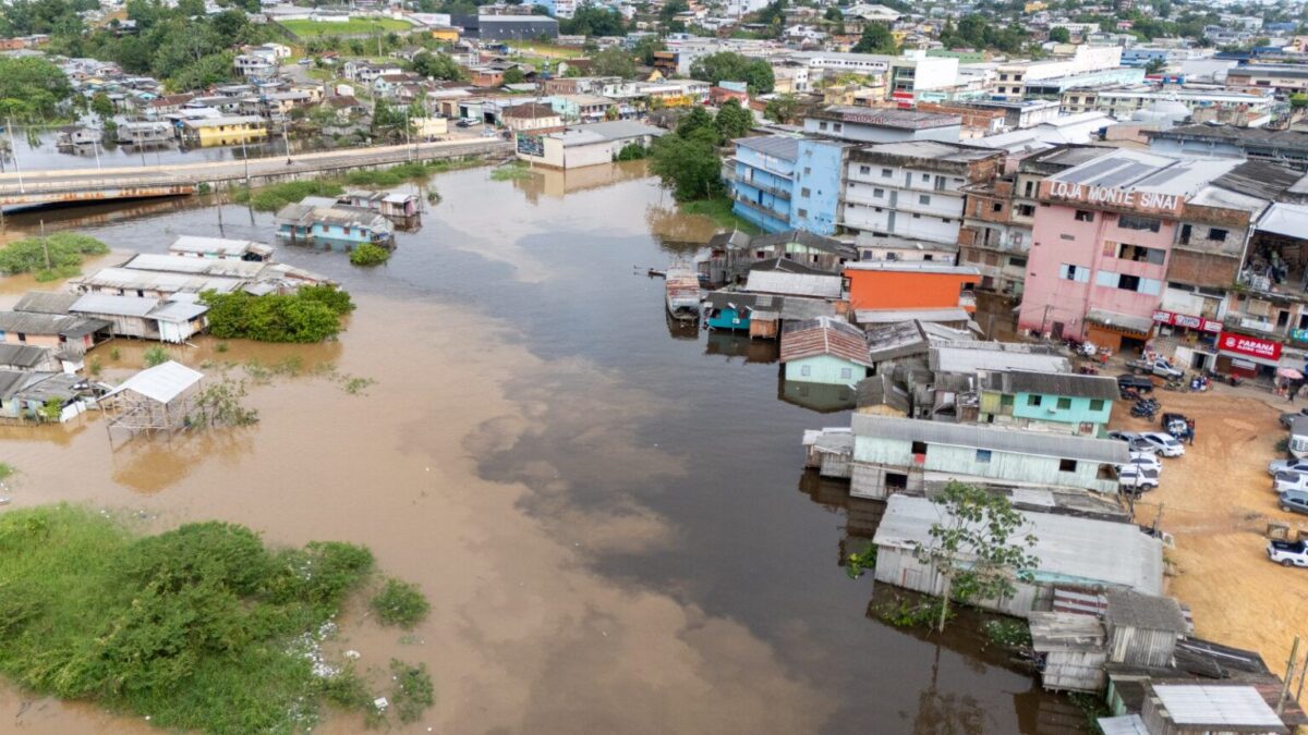 Rio Juruá volta a subir e ultrapassa novamente cota de alerta em Cruzeiro do Sul