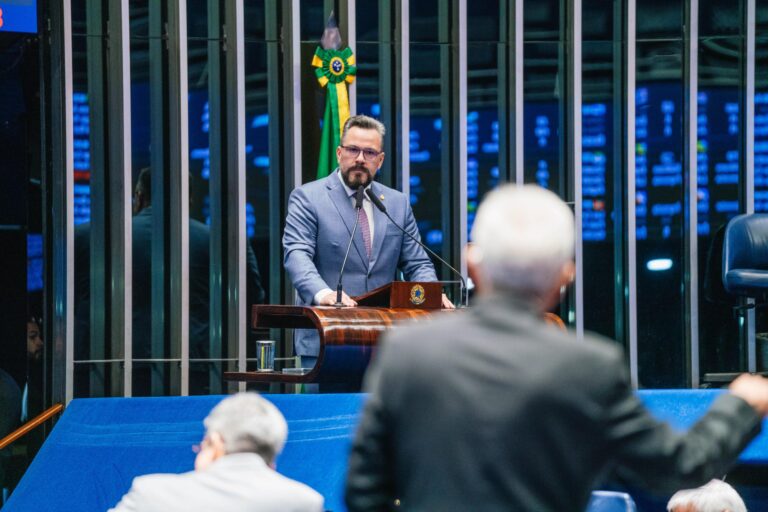 “Não podemos normalizar famílias deixando filhos na escola com medo”, diz Alan Rick
