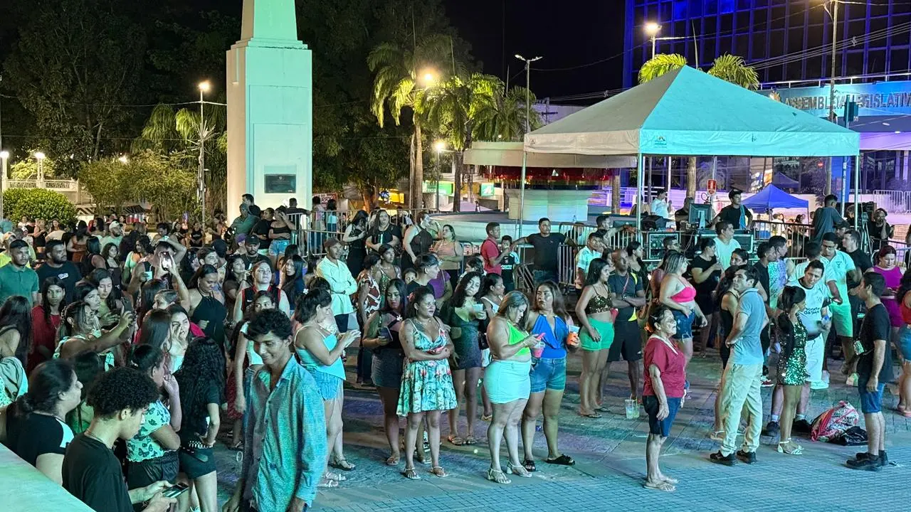 Festa do Trabalhador: público começa a chegar para assistir show de Tierry