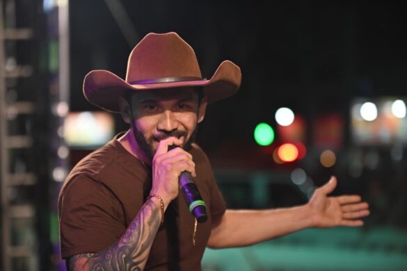 FOTOS: público lota o praça do Palácio Rio Branco para show de Tierry