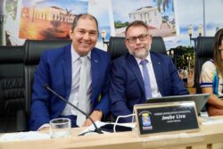 Com Alysson em BSB para evitar perda de recursos, Joabe assume Prefeitura
