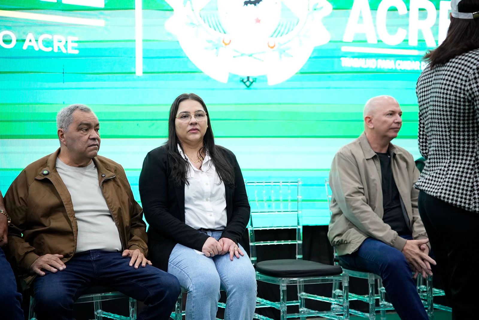 Inimigos, Mazinho e Gerlen dividem palanque em agenda de Mailza em Sena