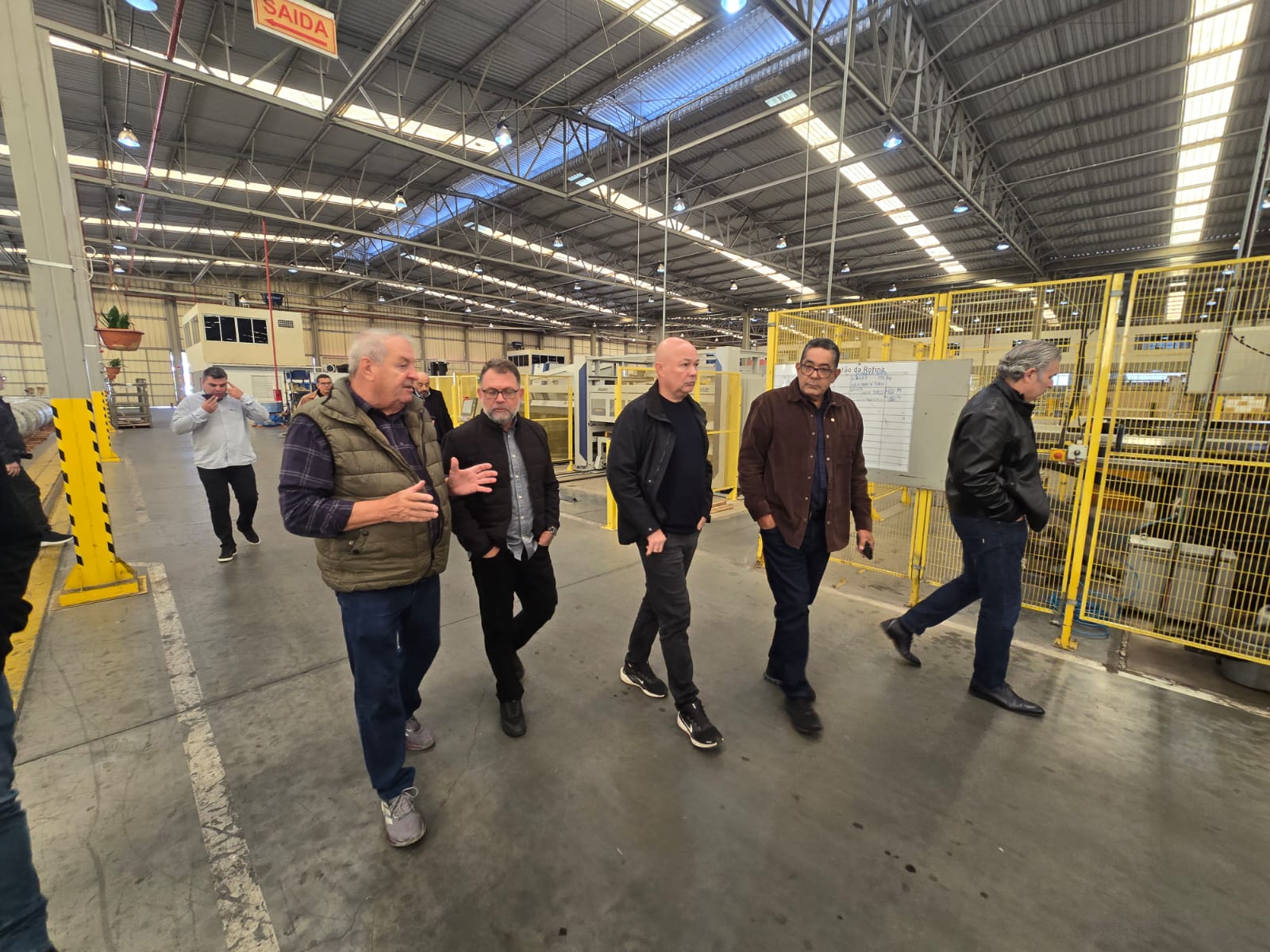 Prefeitura avalia tecnologia modular para habitação e resposta a enchentes Prefeitura avalia tecnologia modular para habitação e resposta a enchentes