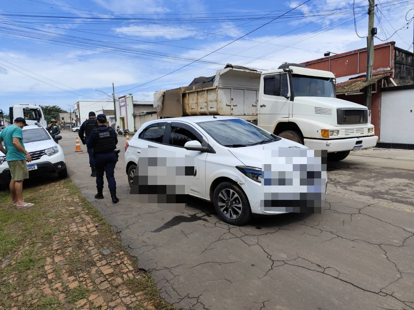 Aluna perde controle de carro durante teste de direção em Sena