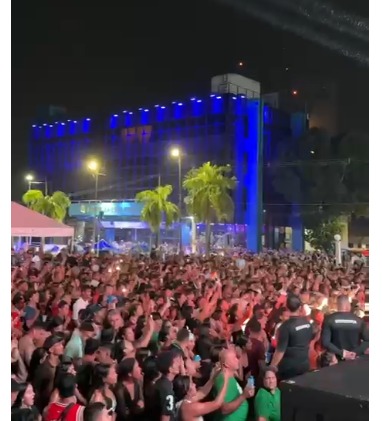 Sob chuva, Tierry agita público em show em Rio Branco: “Benção” Sob chuva, Tierry agita público em show em Rio Branco: “Benção”