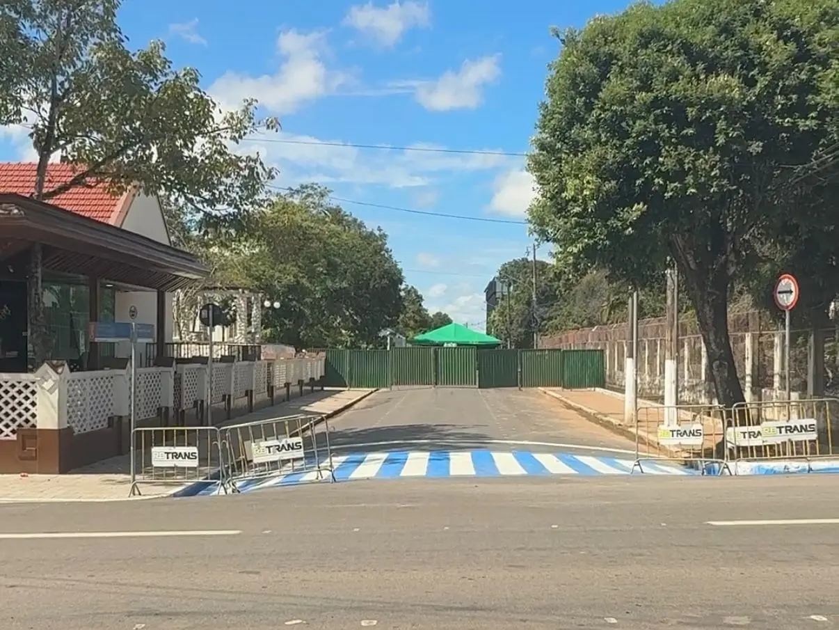Rua Arlindo Porto Leal também é interditada nesta sexta