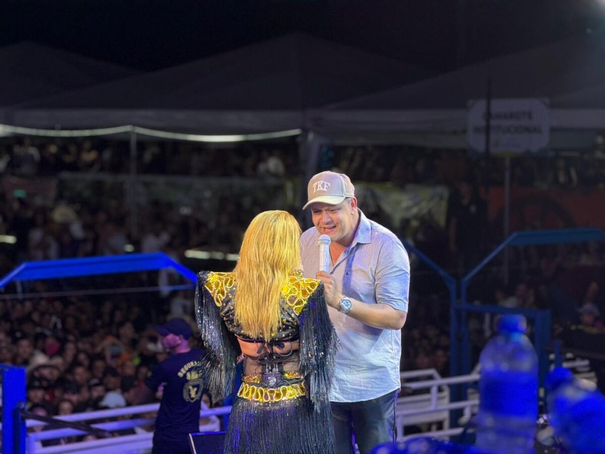 Joelma arrasta multidão e marca segunda noite do XIII Circuito Country