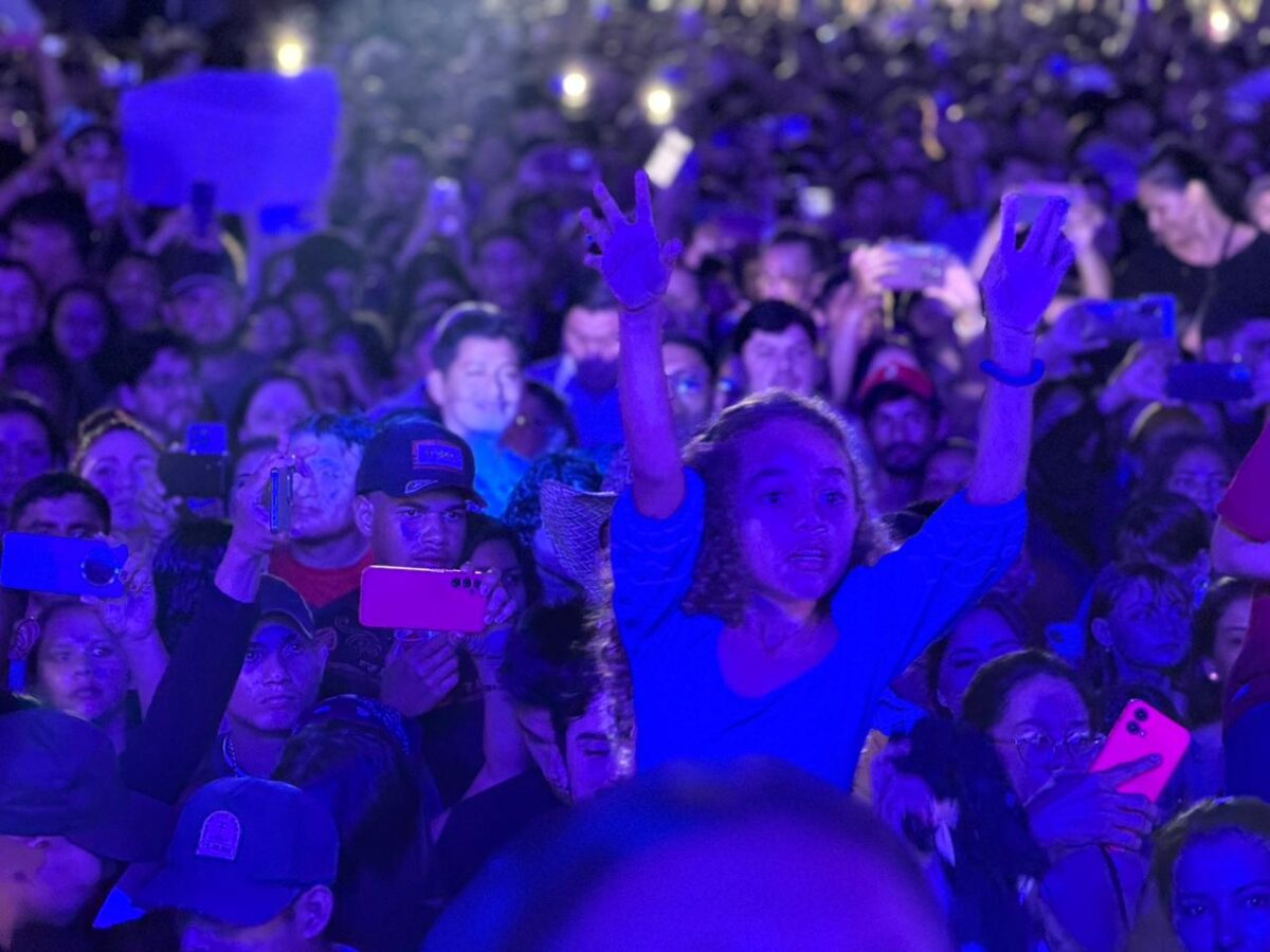 Joelma arrasta multidão e marca segunda noite do XIII Circuito Country