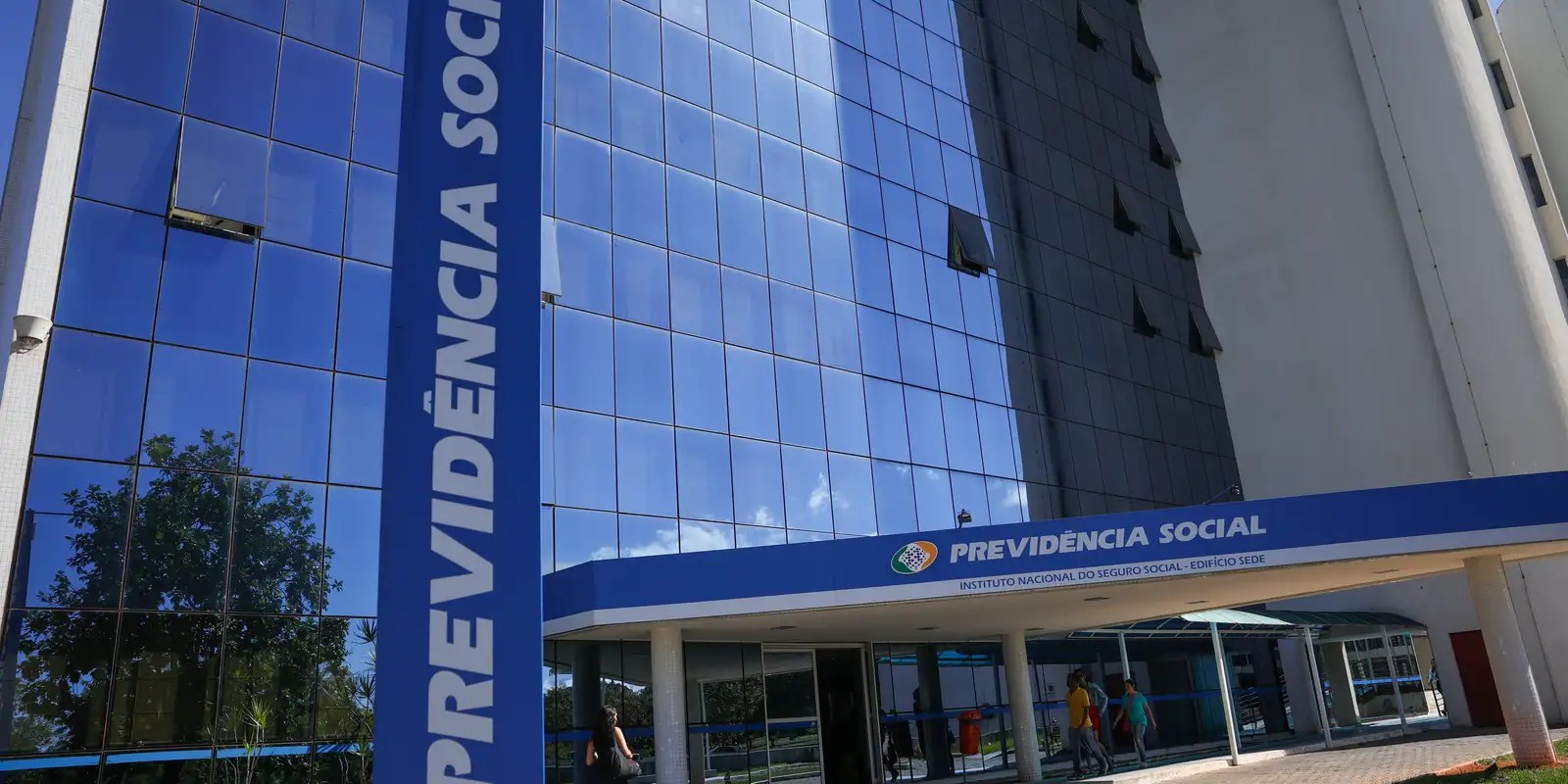 Fila do INSS cai ao menor nível em 21 meses, com 1,8 milhão de pedidos Fila do INSS cai ao menor nível em 21 meses, com 1,8 milhão de pedidos