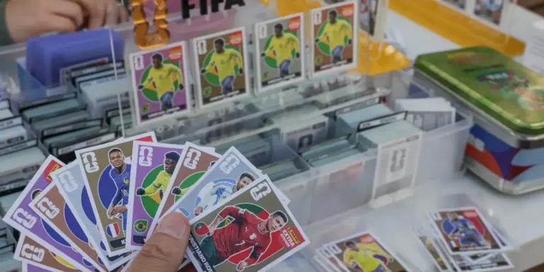 Troca de figurinhas pode atenuar alto custo do álbum da Copa do Mundo