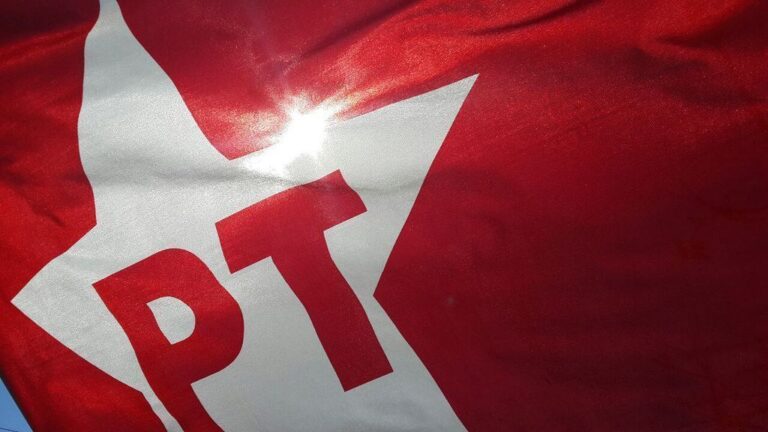 PT mira eleitorado católico após lançar carta aos evangélicos